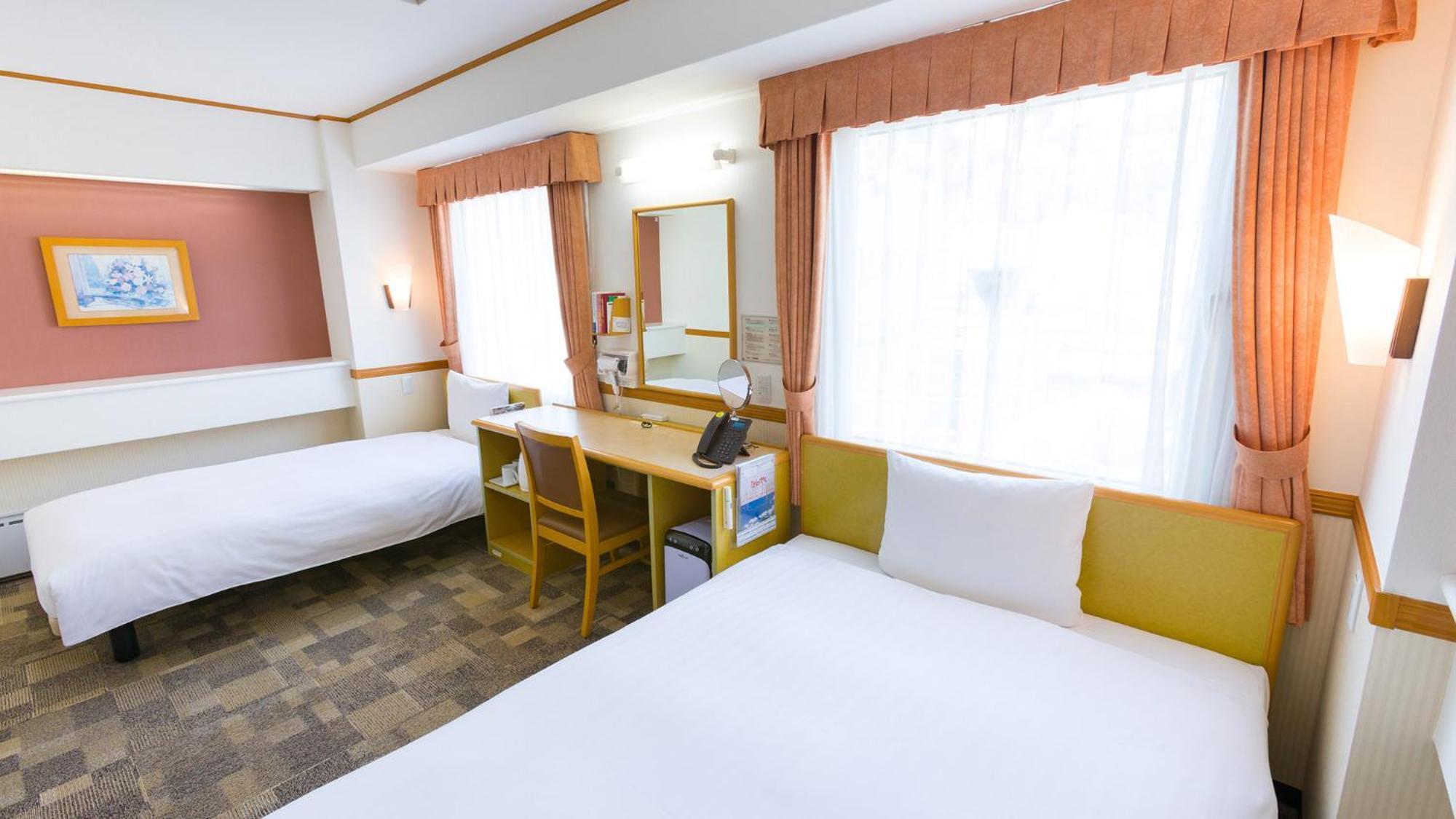 Toyoko Inn Higashi-Hiroshima Saijo Ekimae Екстер'єр фото