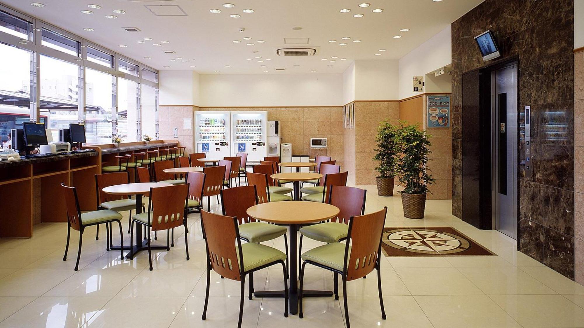 Toyoko Inn Higashi-Hiroshima Saijo Ekimae Екстер'єр фото